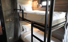 To Bed Poshtel